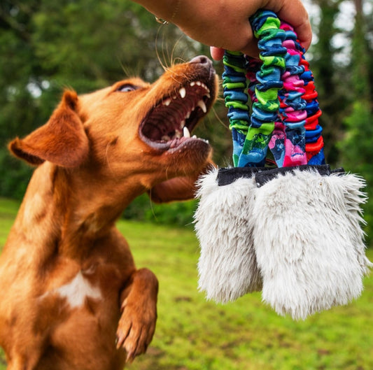 Tug Bungee avec couineur – Disponible en peau de lapin ou fausse fourrure